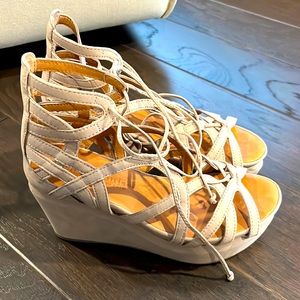 Gentle soul wedge lace up